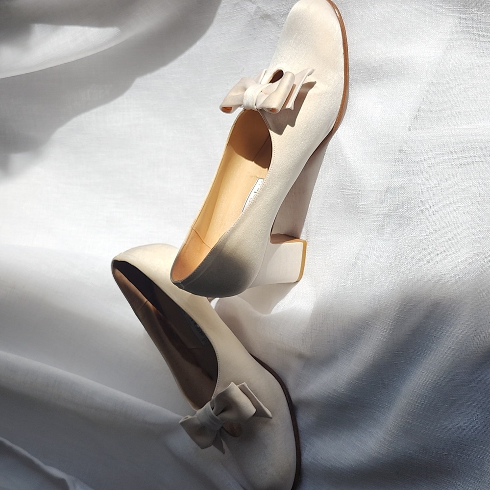 Kenneth Cole New York Cream Bow Block Heel Pumps